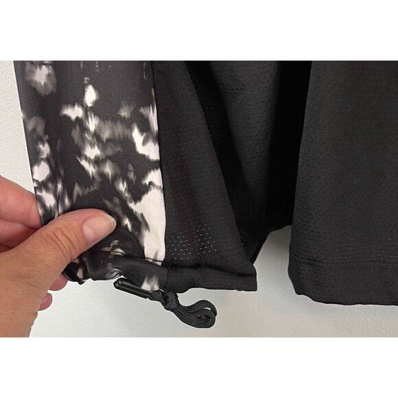 Fabletics Norwalk Tank Top Black/White Tie Dye Built in Bra XXS NEW - Picture 7 of 9